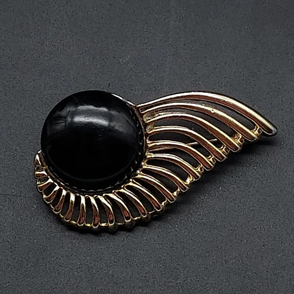 Art Deco Brooch Gold Tone Black Cabochon Vintage Costume Jewelry Abstract‎